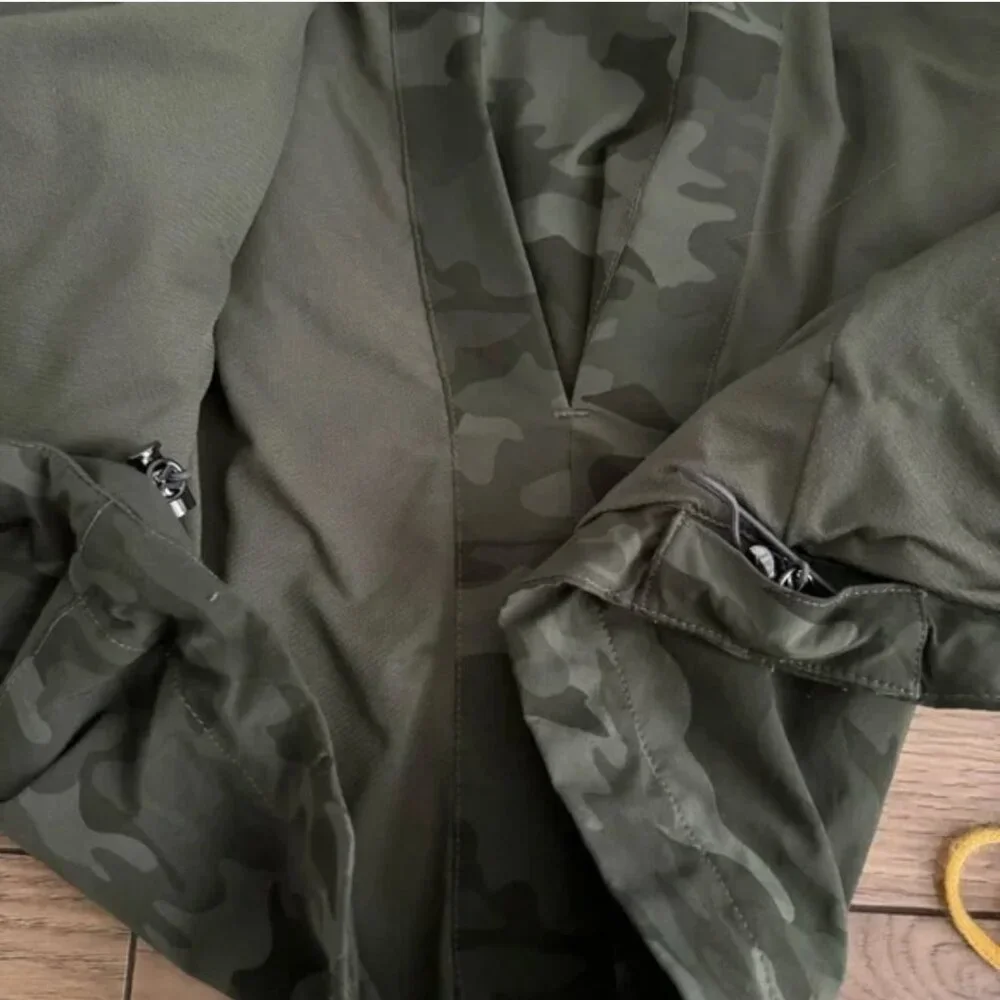 Lululemon Rise & Shine Jacket II Savasana Camo Fatigue Green - Picture 5 of 12